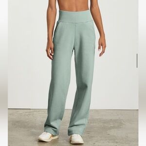 Everlane The Track High Waist Pant size Small in White Sage